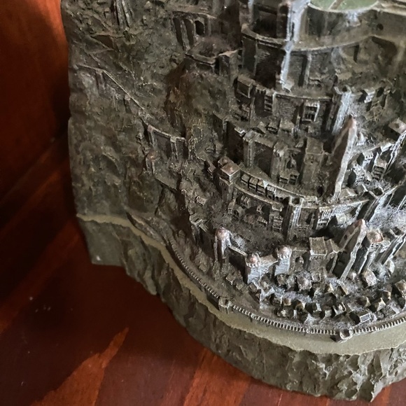 LORD OF THE RINGS MINAS TIRITH DVD EXCLUSIVE COLLECTABLE SCALE CITY MODEL - RARE - Picture 9 of 16